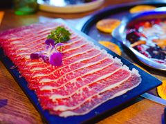 霜降雪花牛肉-三人行骨头王火锅(长寿店)