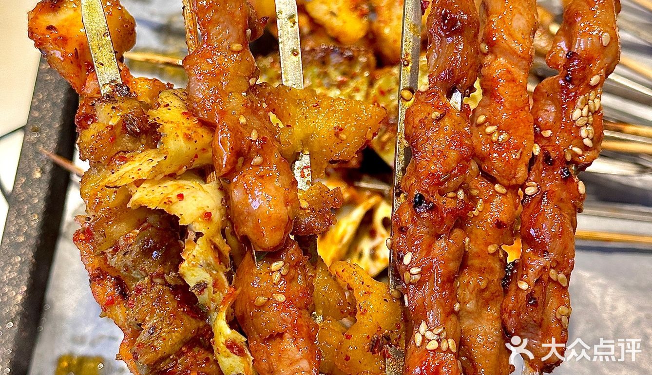 杭州西湖边东北烤串！人生建议：吃货币吃！！