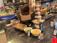 -广州万富希尔顿酒店·感趣自助餐厅·金秋蟹宴生蚝海鲜刺身