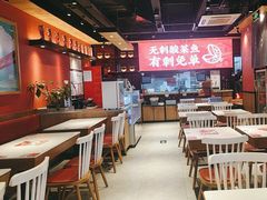 -渝是乎酸菜鱼·川渝小炒(新世界百货望京店)