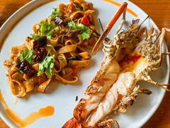 -Chom Cafe and Restaurant