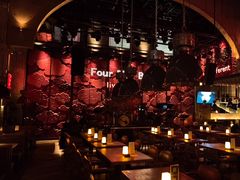 -FOUR PLAY BAR