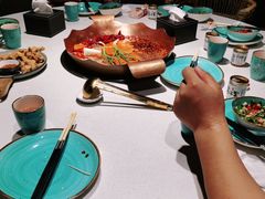 -墨居上隐·院子里火锅(峨眉店)