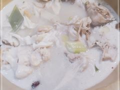 -滇香肴·云南菜蒸汽石锅鱼(云南北路店)