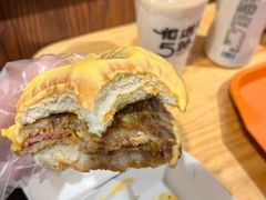 芝士牛肉堡-前进5路汉堡炸鸡(前进五路店)