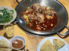 -大众跷脚牛肉馆·非遗传承单位(峨眉山店)