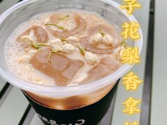 栀子花梨香拿铁-Seesaw Coffee(深圳万象天地店)