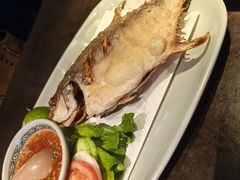 香煎鲳鱼-大头虾越式风味餐厅(光明广场店)