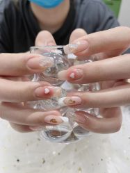 -桃色美甲沙龙