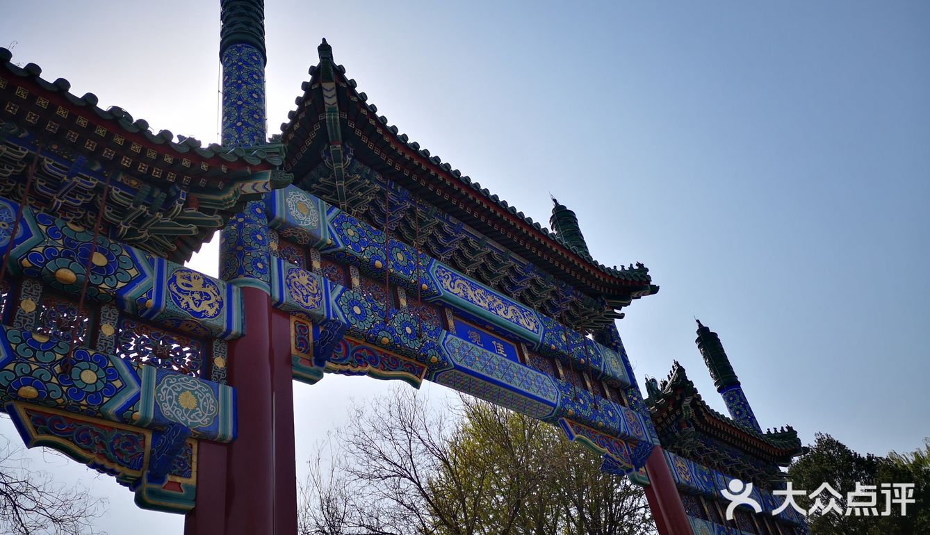 太久不动了，可着整个公园溜达了一大圈
