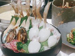 -红鼎豆捞·非遗鲍皇汤火锅(宝丰路店)