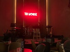 -TZ House音乐现场(来福士中心店)