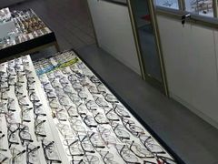 -臻美视爵眼镜·明月·依视路·蔡司折扣店(广渠门店)