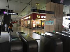 -麦当劳(轻轨曹杨路店)