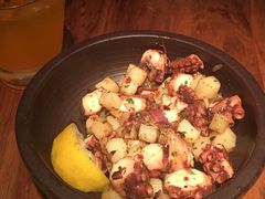 小土豆配烤章鱼腿-The Meat & Wine Co Southbank(南岸店)