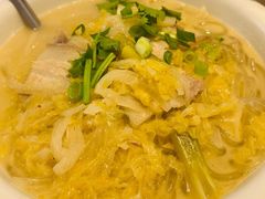 酸菜粉条五花肉-方城小吃店