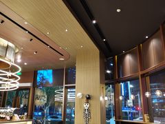 大堂-星巴克臻选(上海虹桥新天地三店)