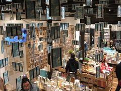 -猫的天空之城概念书店(杭州南宋御街店)