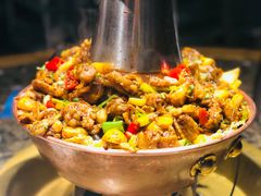 -沪小二炭火蛙锅(淮海中路美食不夜城店)