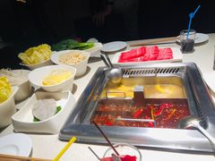 -海底捞火锅鲜切牛肉主题店(长寿路店)