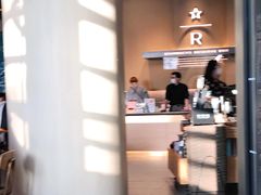 -星巴克臻选(上海合生汇1F店)