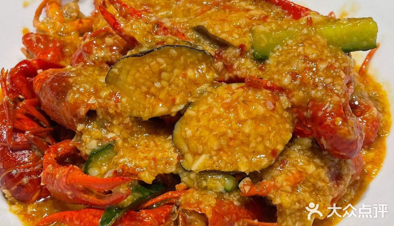 西湖边宝藏鲍鱼小龙虾🦞馆，快来打卡[礼花]