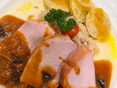 猪肉配酸菜-申德勒加油站西餐厅Schindlers Tankstelle(上海外滩店)