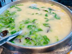 牡蛎豆腐汤-95号酱骨·一块豆腐(展春园西路店)