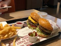 -The Habit Burger Grill 哈比特汉堡(复兴soho店)