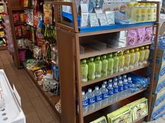 -全家便利店(秀沿路店)