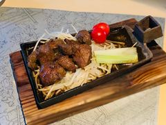 -穹六人间 people 6(岳阳路店)