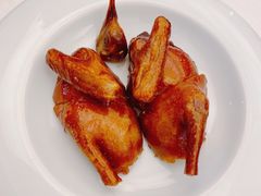 玻璃皮润烧乳鸽皇-北京厨房(西安SKP店)