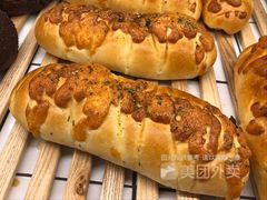 芋泥肉松面包-野上麦田(中贸广场店)