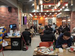 大堂-宝记烧烤·碳锅羊肉·羊蝎子火锅·夜食社(文体路创始店)