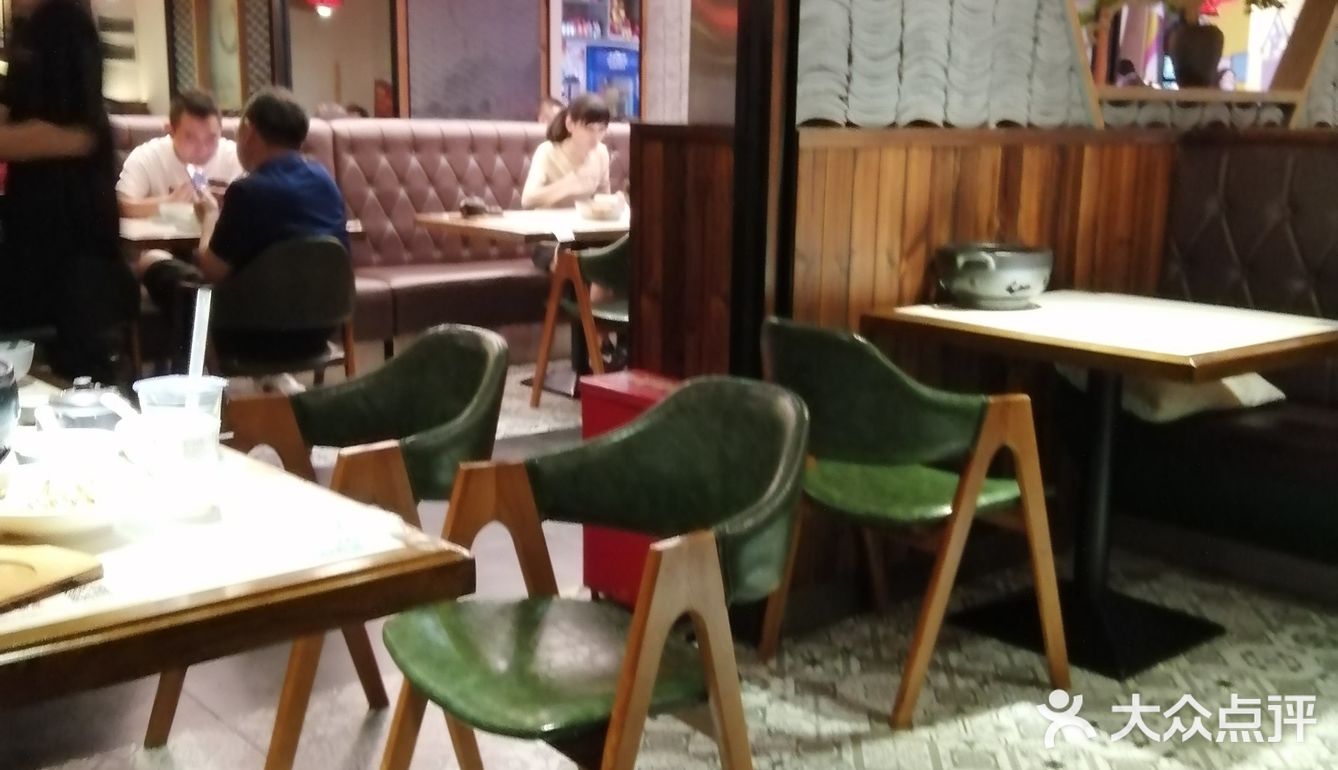 地理位置：地铁汉街站，凯德1818店7楼