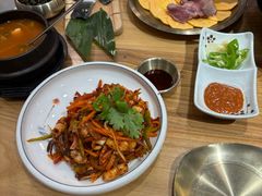 -青瓦餐厅·生鱼片·韩园烤肉(西塔店)