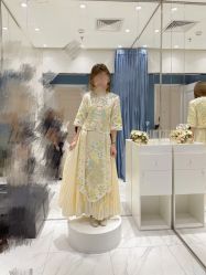 点击看大图 -GRACE KELLY婚纱与礼服(北京店)