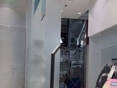 -福奈特洗衣洗鞋(宝华广场店)