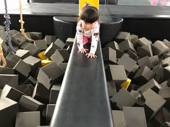 -嘿哟动霸CHUA·新潮玩运动娱乐中心·蹦床滑冰团建乐园