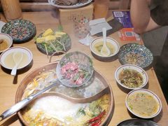 -洱火云南酸菜牛肉火锅(石景山当代商城店)