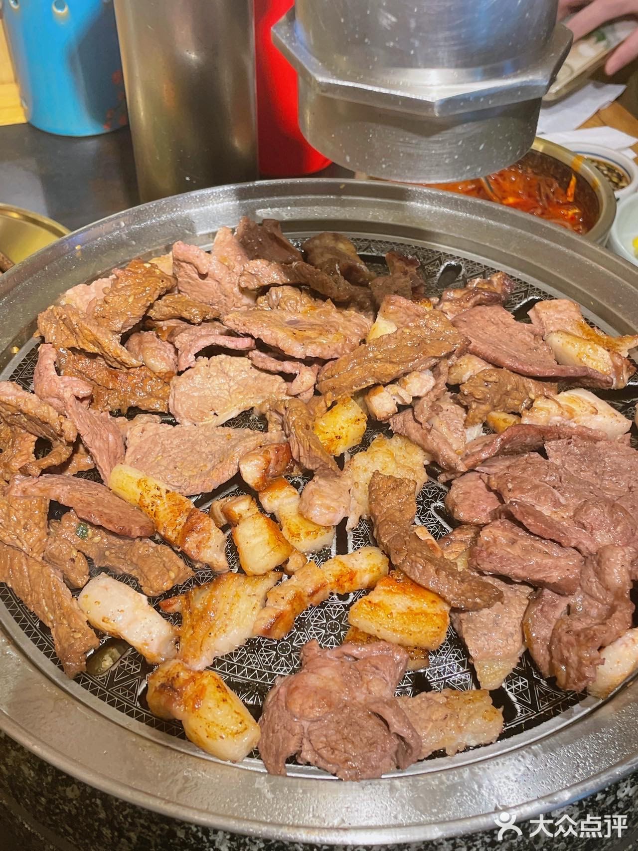 这个烤肉双人餐量好大我们仨人都没吃完……