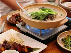 红烧土猪肉夹饼-芳草地度假酒店·野炉中餐厅