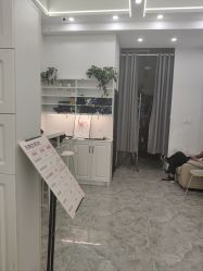 -V8潮牌·接发烫染连锁