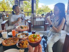 -亚龙湾喜来登·美景台大堂吧