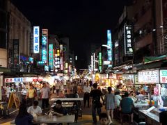 -六合夜市