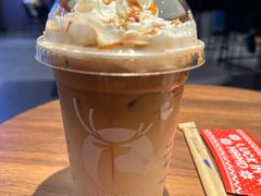 -瑞幸咖啡(华新地铁站地下商业街店)