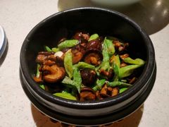 石板干葱焗小香菇-小放牛炒菜馆(华北商厦店)