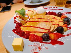 水果华夫饼-Lia Cafe Bar Restaurant松山咖啡屋