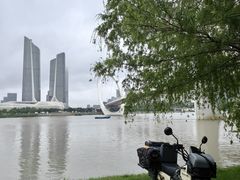 -南京眼步行桥