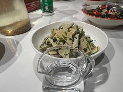 -琥珀老六龙虾(四里河店)